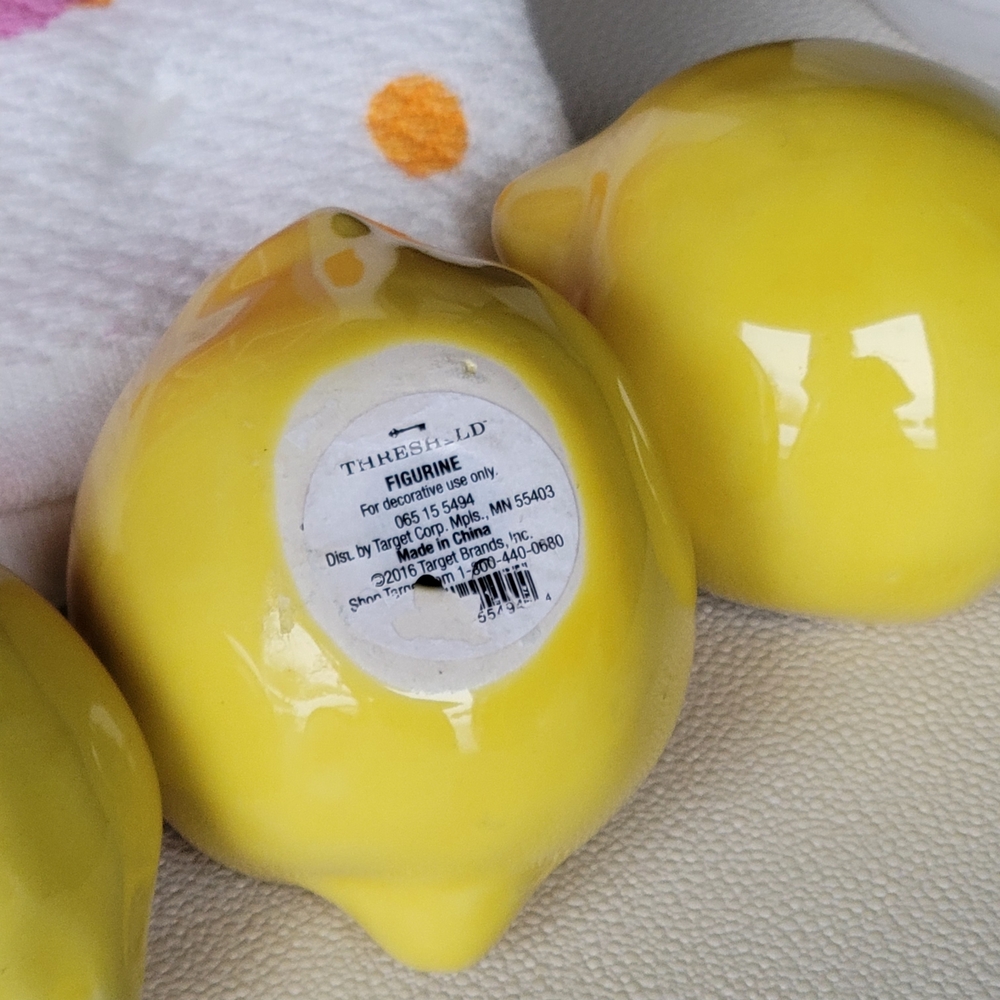 Kate Spade Summer Drink Kitchen Towel Set & 3 Ceramic Threshold Lemons - Picture 5 of 5